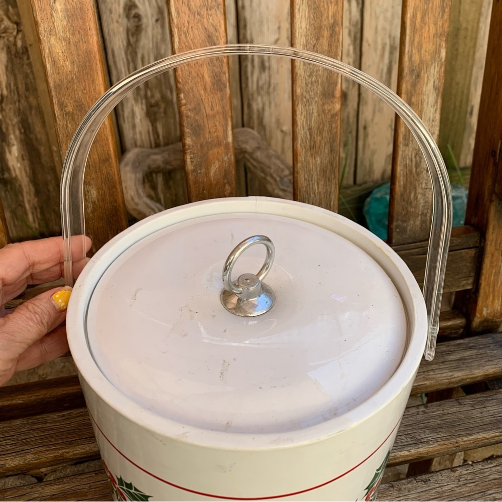 Vintage vinyl Holly Ice Bucket With Lid & Clear handle. - Picture 4 of 9
